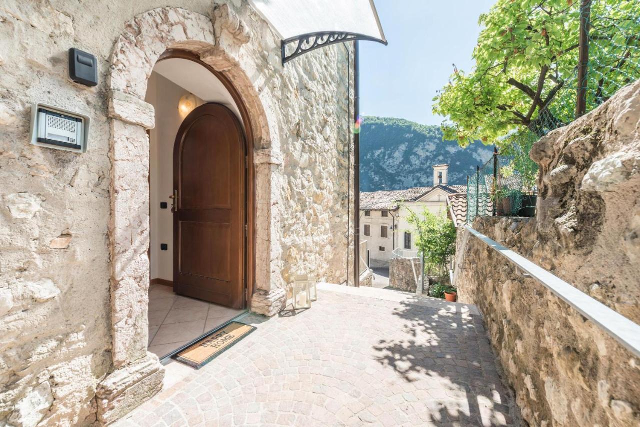 Appartamento Ania Vista Castello Tenno Exterior foto